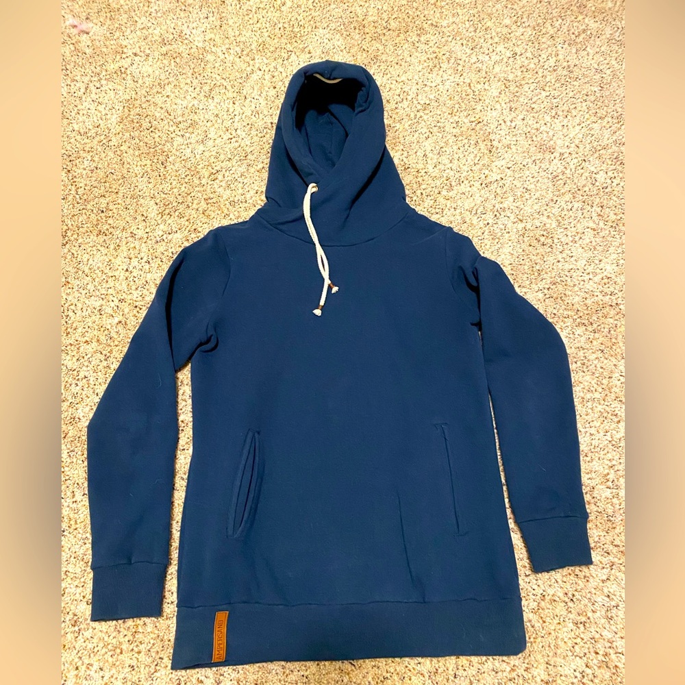 Ampersand Single Hood